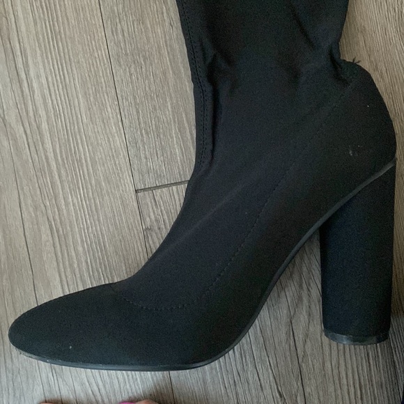 Black sock booties size 9 - Picture 4 of 7